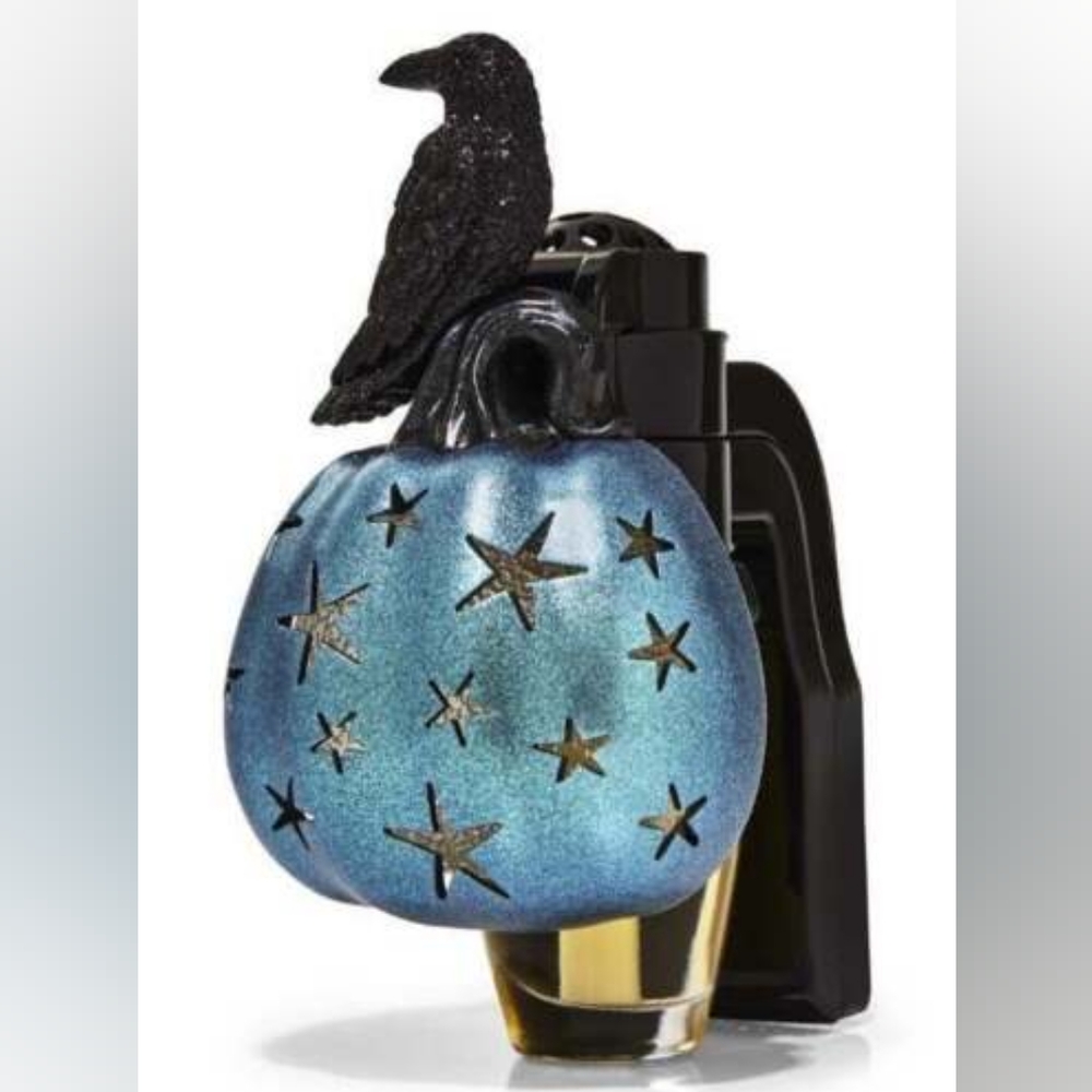 Bath & Body Works Crow Pumpkin Nightlight Wallflower Plug In Spooky Light Up